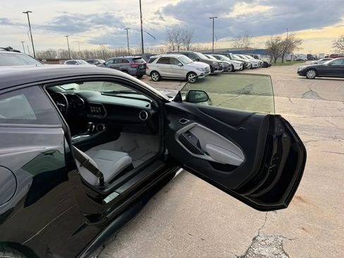 Used 2018 Chevrolet Camaro SS image 20