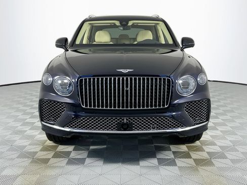 New 2025 Bentley Bentayga image 2
