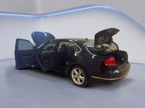 Used 2013 Volkswagen Passat TDI SEL Premium image 10