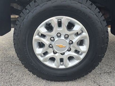 Used 2024 Chevrolet Silverado 3500 LT image 12