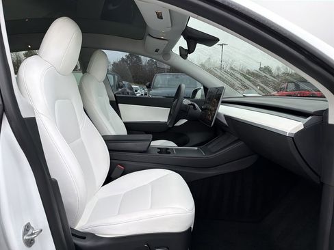 Used 2021 Tesla Model Y Long Range image 20