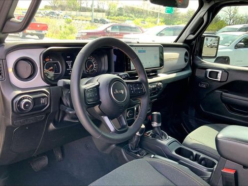 Used 2024 Jeep Wrangler Sport AWD/4WD image 13