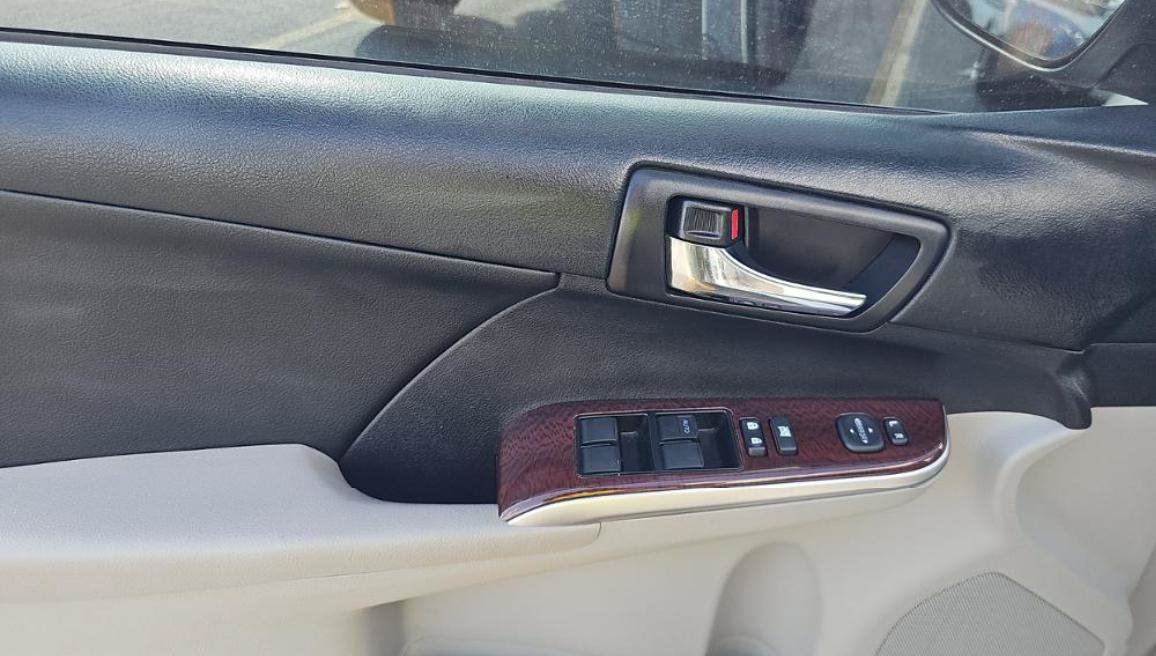 Used 2013 Toyota Camry XLE FWD image 9