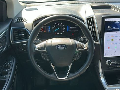 Used 2024 Ford Edge Titanium image 12