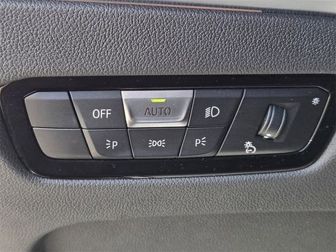 Used 2024 BMW 330i 330i w/ M Sport Package image 22