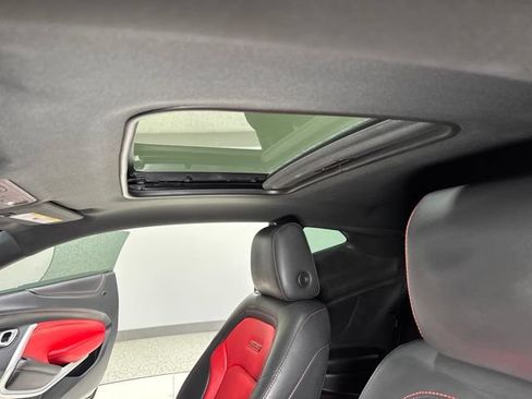 Used 2018 Chevrolet Camaro SS RWD image 2