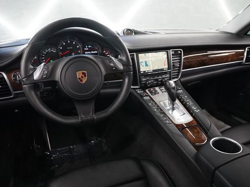 Used 2016 Porsche Panamera image 28