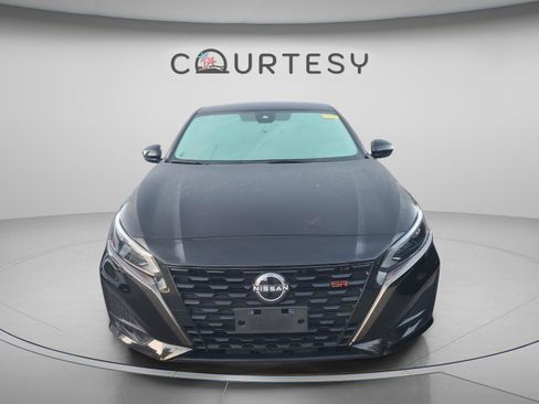 Used 2023 Nissan Altima 2.5 SR FWD image 30