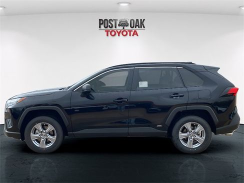 New 2025 Toyota RAV4 LE image 4