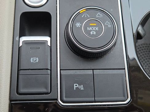 Used 2019 Volkswagen Atlas SEL R-Line AWD/4WD image 11