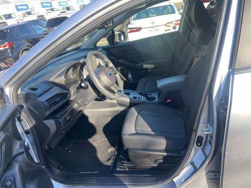 Used 2024 Subaru Crosstrek 2.0i Premium image 4