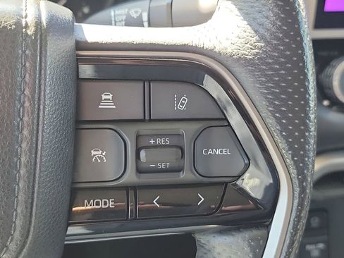 Used 2023 Toyota Tundra Limited image 33