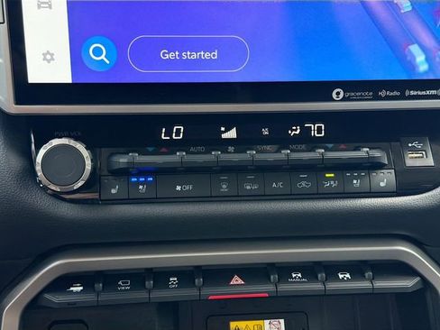 Used 2024 Toyota Tundra Limited AWD/4WD image 33