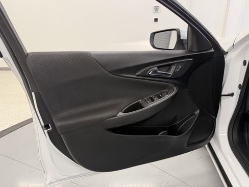 Used 2020 Chevrolet Malibu LS image 28