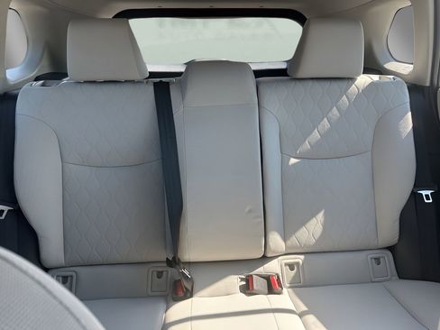 Used 2022 Toyota Corolla Cross L image 10