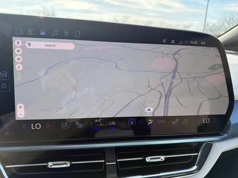 New 2026 Chevrolet Equinox EV LT image 28