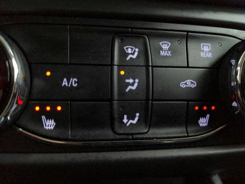 Used 2021 Chevrolet TrailBlazer LT AWD/4WD image 22