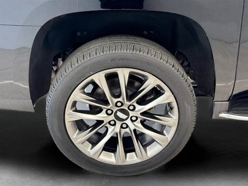 Used 2020 Cadillac Escalade ESV Luxury w/ Escalade Sport Edition RWD image 39