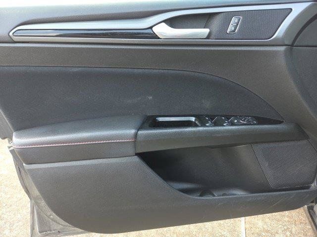 Used 2016 Ford Fusion SE w/ Equipment Group 201A FWD image 26