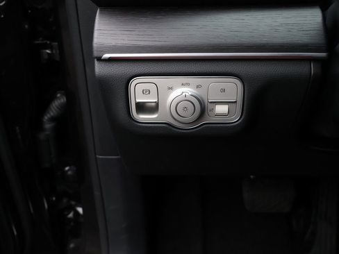 Used 2025 Mercedes-Benz GLE 350 4MATIC image 39