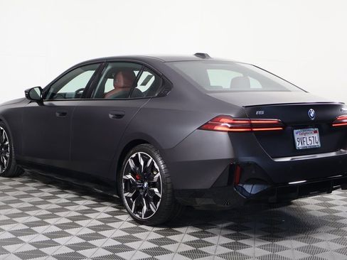 Used 2025 BMW i5 M60 w/ Premium Package image 6