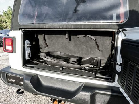 Used 2022 Jeep Wrangler Sport AWD/4WD image 27