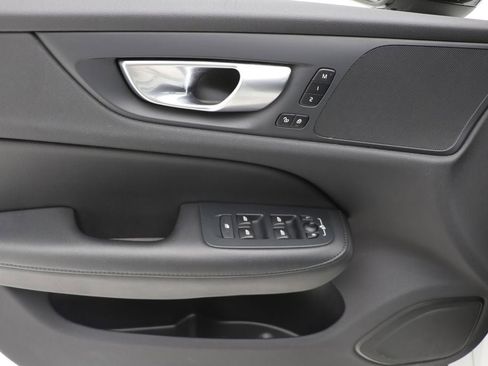 Used 2024 Volvo S60 B5 Core image 14