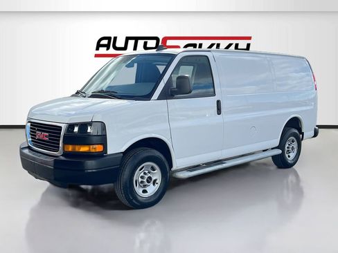 Used 2024 GMC Savana 2500 w/ Driver Convenience Package RWD image 3