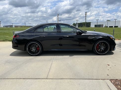 New 2026 Mercedes-Benz E 53 AMG e 4MATIC Sedan image 10