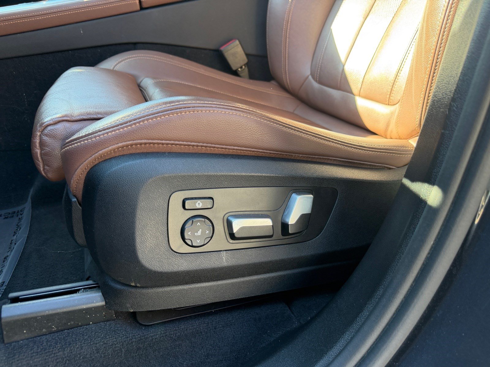 Used 2020 BMW X5 xDrive40i w/ Premium Package AWD/4WD image 14