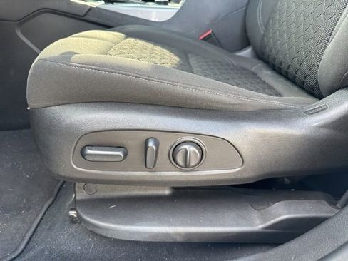 Used 2019 Chevrolet Blazer LT image 15