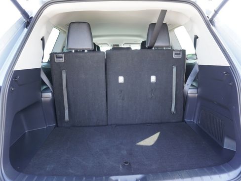 Used 2025 Toyota Grand Highlander LE image 12