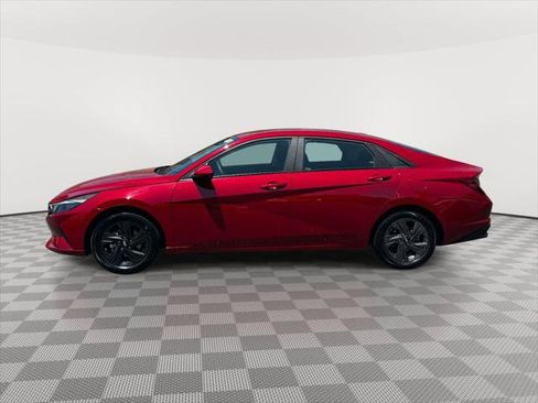 Certified 2023 Hyundai Elantra SEL FWD image 7