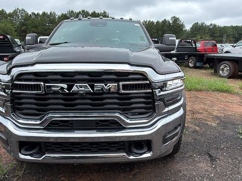 New 2026 RAM 5500 Tradesman w/ Chrome Appearance Group AWD/4WD image 3