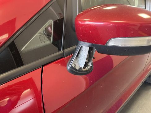 Used 2018 Ford EcoSport SE FWD image 4