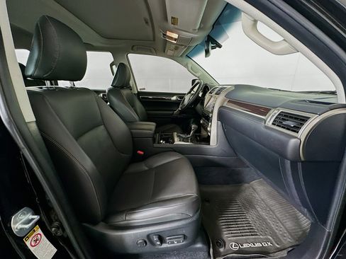 Used 2017 Lexus GX 460 image 31