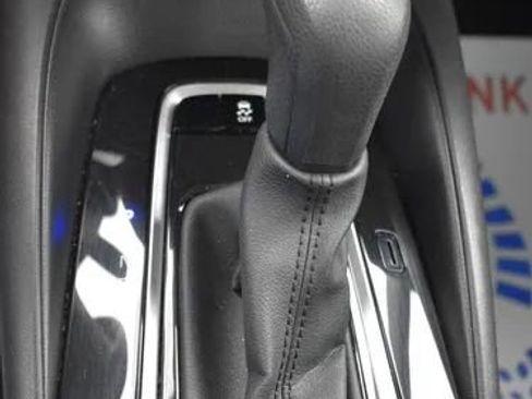 Used 2025 Toyota Corolla LE image 33