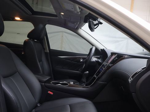 Used 2019 INFINITI Q50 Luxe w/ Essential Package (3.0T Luxe) image 10