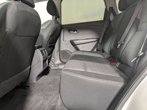 Used 2023 Nissan Rogue SV FWD image 13