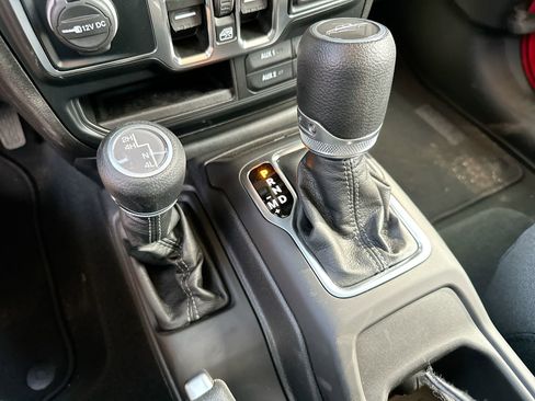 New 2024 Jeep Gladiator Sport image 19