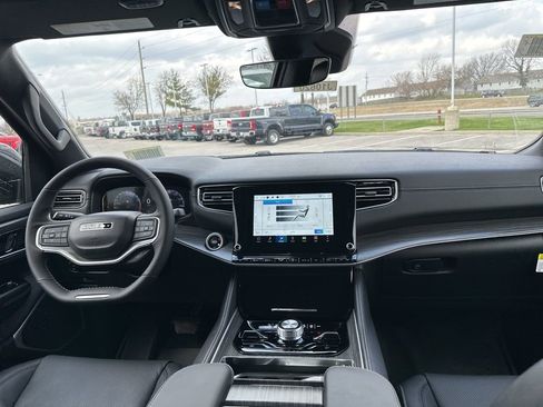 New 2024 Jeep Wagoneer Series III w/ Rear Seat Video Group 1 image 21