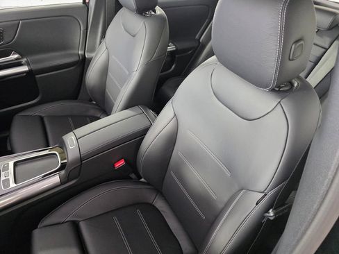New 2026 Mercedes-Benz GLA 35 AMG 4MATIC image 8
