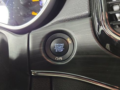 Used 2021 Jeep Grand Cherokee Limited w/ Sun & Sound Group image 24