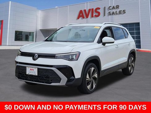 Used 2025 Volkswagen Taos SE AWD/4WD image 1