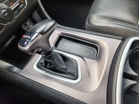 Used 2022 Dodge Charger SXT w/ Leather Interior Group RWD image 19