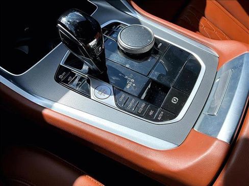 Used 2023 BMW X6 xDrive40i w/ M Sport Package image 24