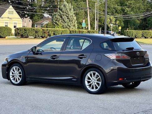 Used 2011 Lexus CT 200h Premium image 4