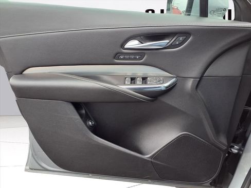 Used 2023 Cadillac XT4 Premium Luxury image 15