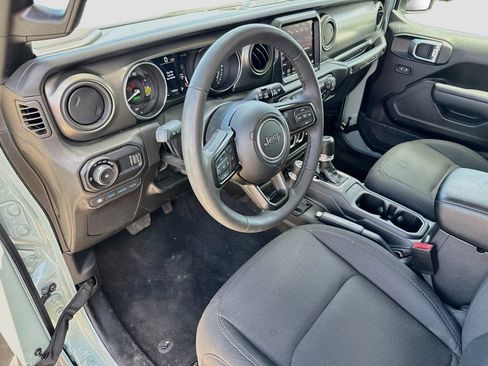 Used 2023 Jeep Wrangler Unlimited w/ Cold Weather Group AWD/4WD image 10