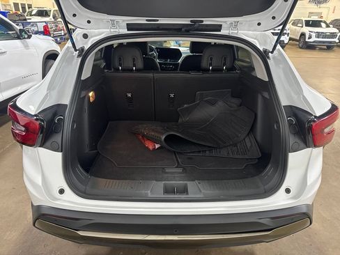 Used 2025 Chevrolet Trax ACTIV w/ Sunroof Package FWD image 5